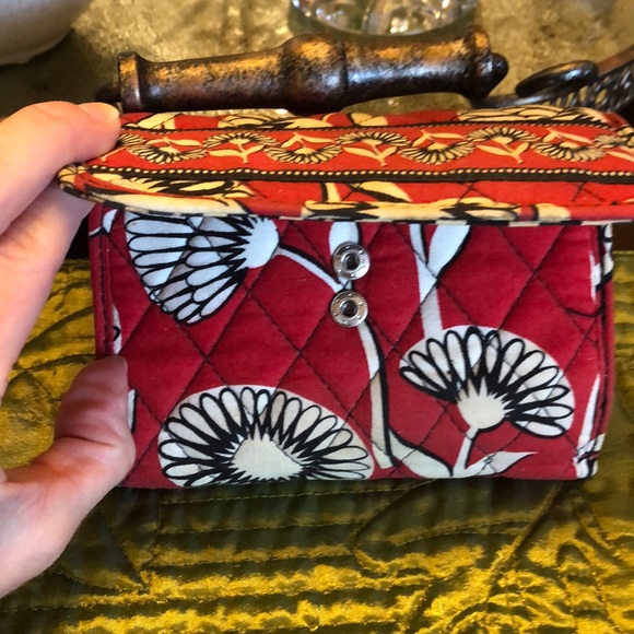 Vera Bradley Red & Black paisley wallet - Picture 9 of 11